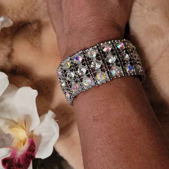 J Lo Multi-Color Bling Expandable Bracelet - Picture 1 of 8